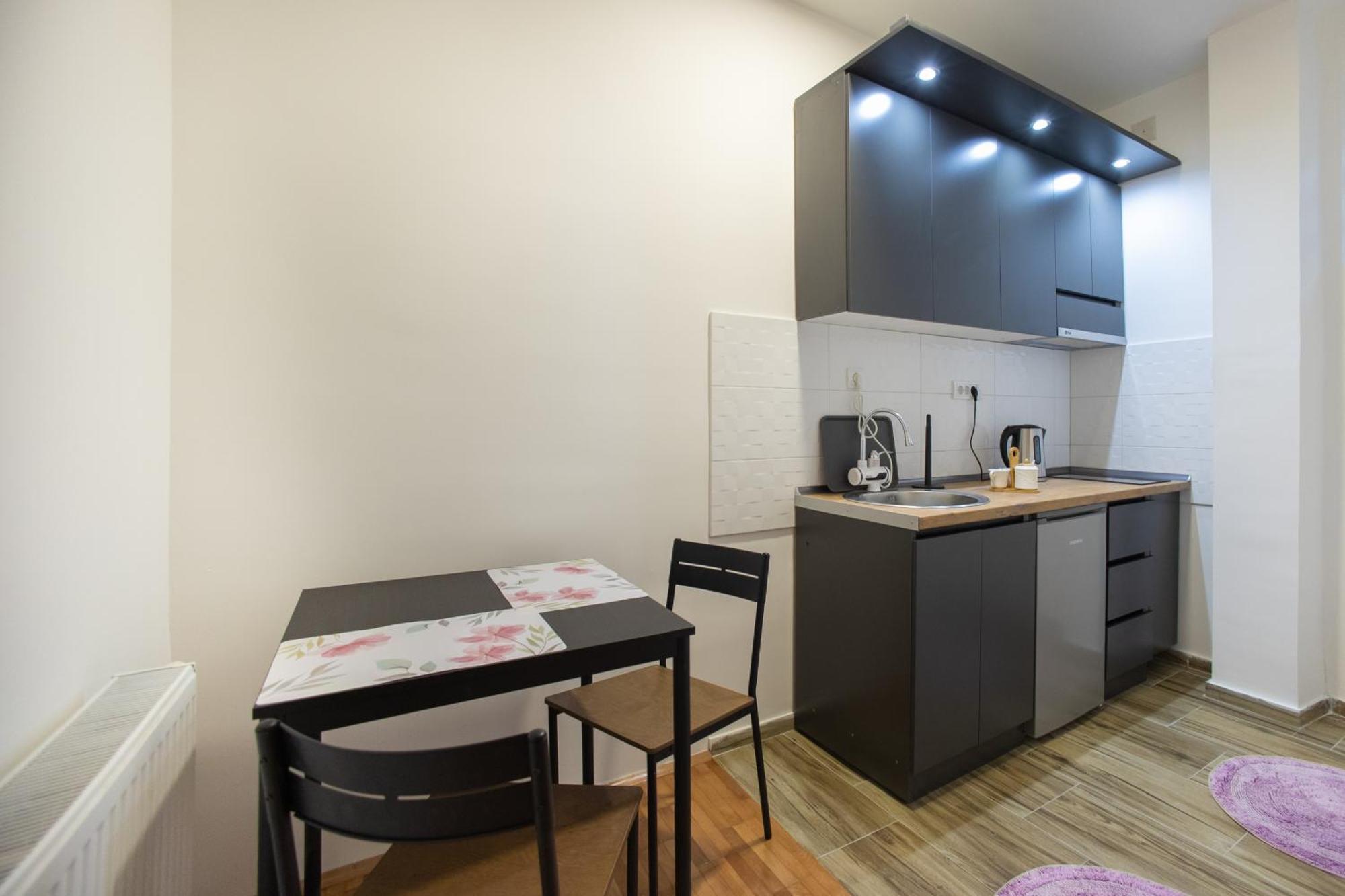 V & V Studio Apartments 2 Ni Kültér fotó
